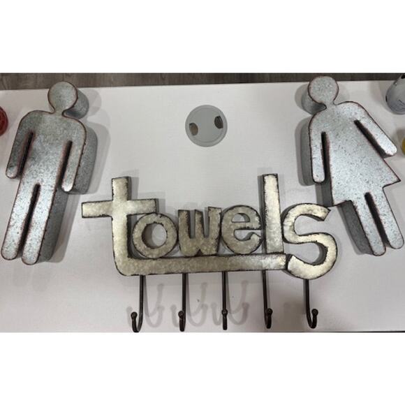 Bathroom Items - Picture 1 of 4